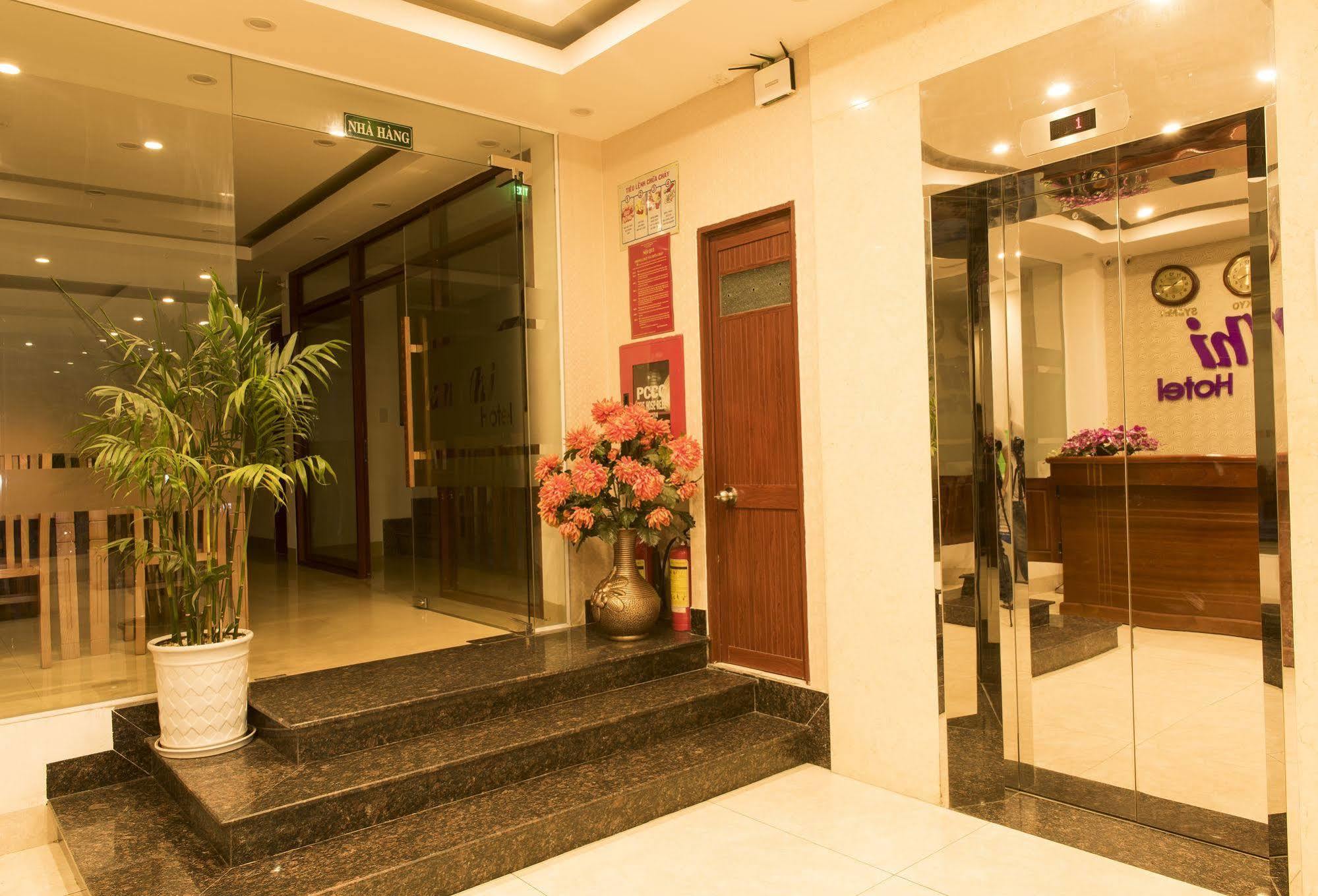 Twilight Beach Hotel Da Nang Bagian luar foto